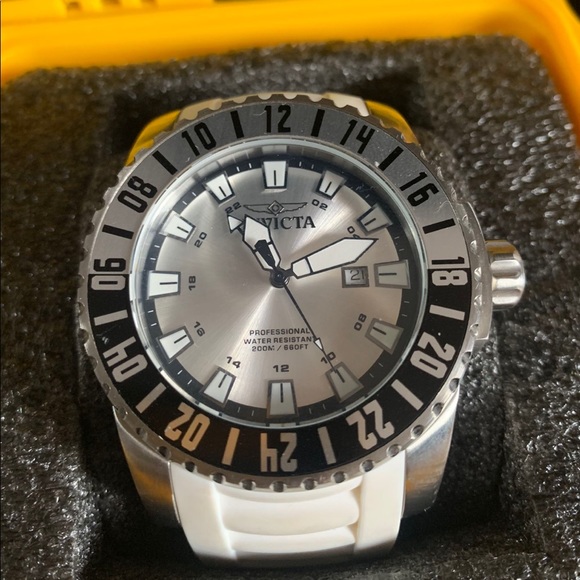 Invicta Mens Watch - Picture 2 of 7